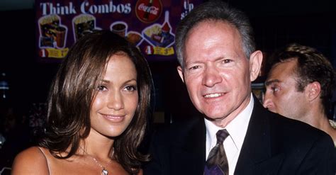 jennifer lopez parents nationality.